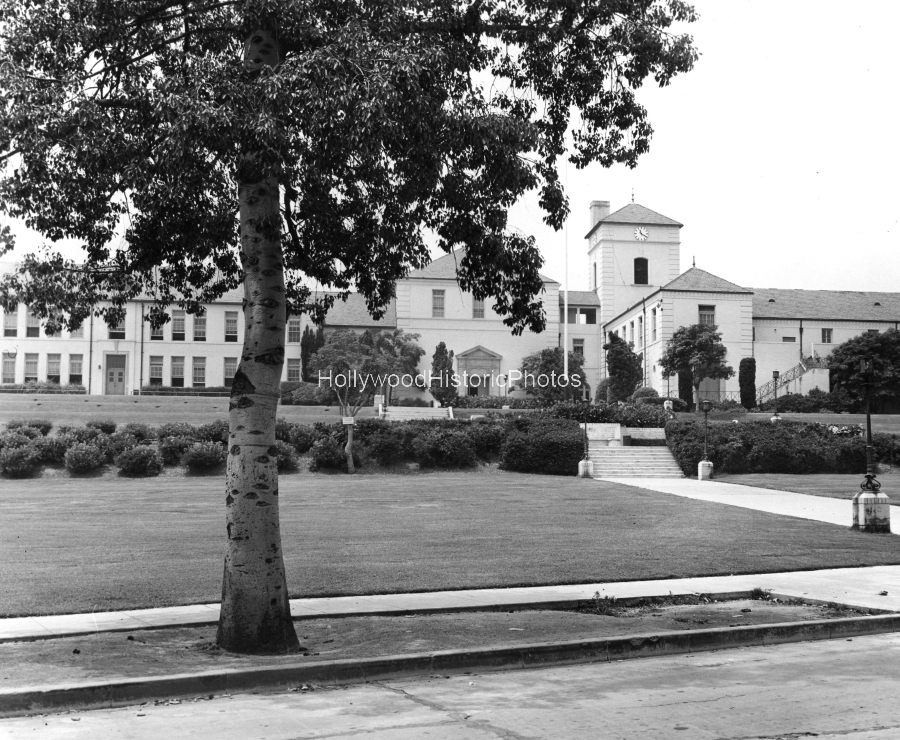 Beverly Hills High School 1950.jpg